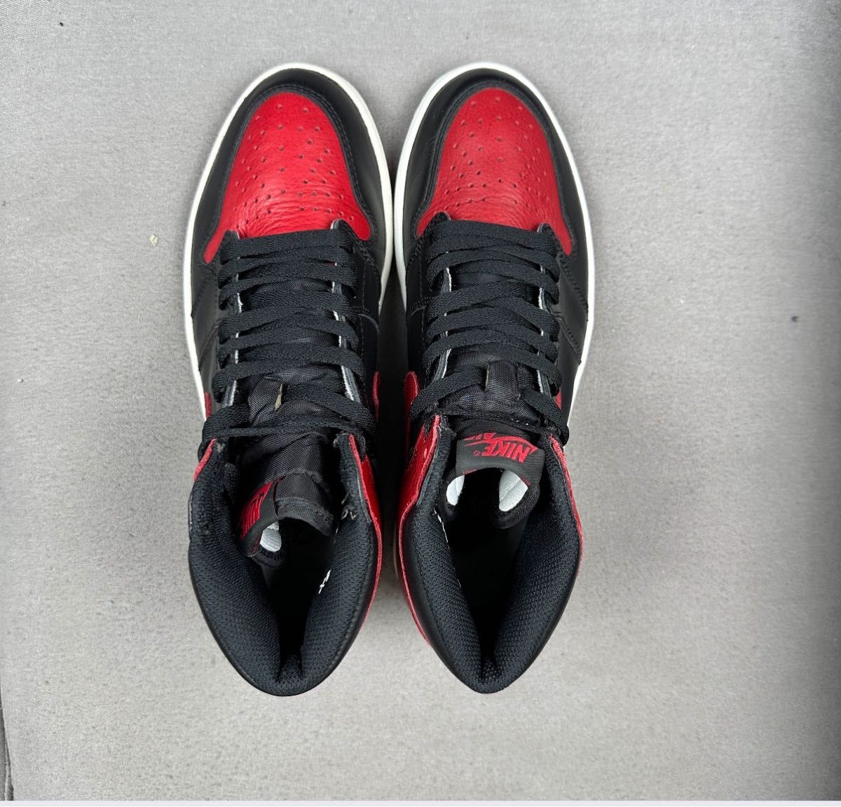 Nike Air Jordan 1 Retro High OG Bred Banned (2016)