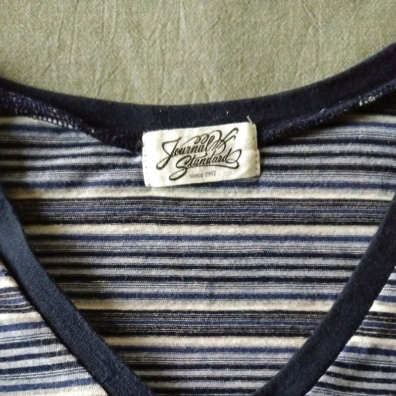 Men's Journal Standard V-Neck T-Shirt Size M
