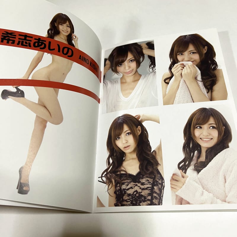 Tsubomi-san Red Ribbon T-Shirts Signed Booklet