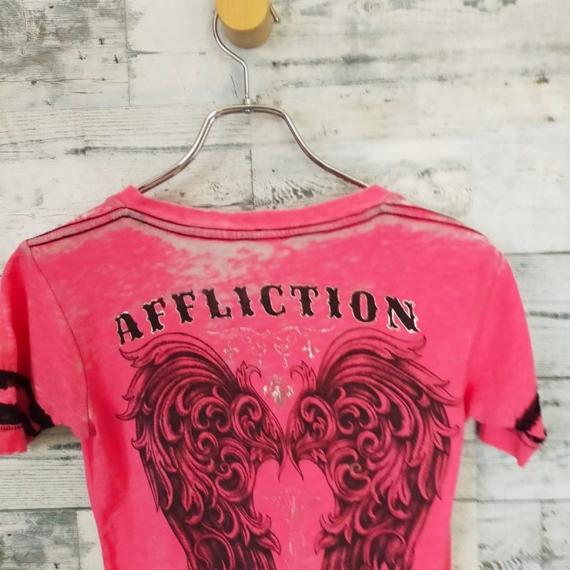 Printed V-Neck T-Shirt Size S