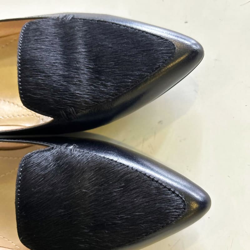EIZO Black Leather Pumps