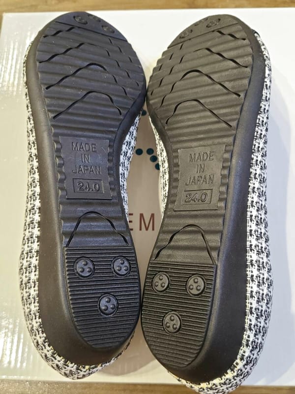 Comfortable Japanese-Made Low Heel Pumps 24cm