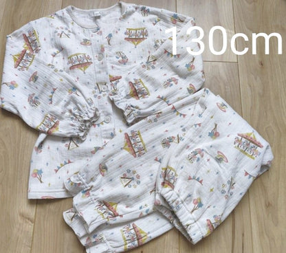 Apre Le Cool Long Sleeve Pajamas 130cm Merry-Go-Round Pattern Used