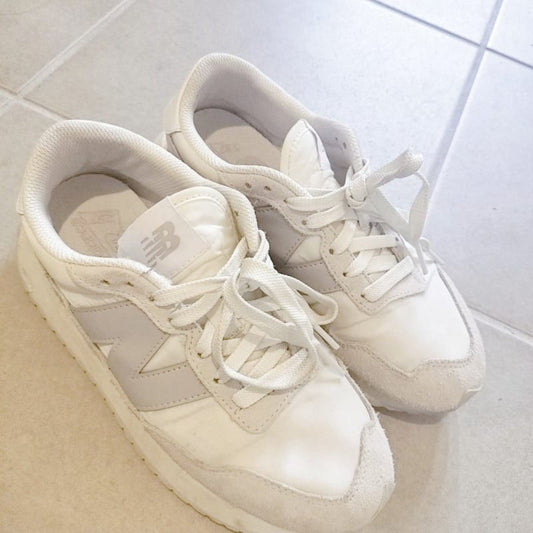 New Balance Sneakers 23cm