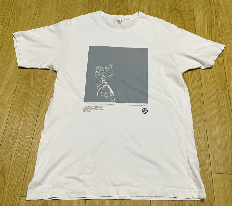 Uniqlo Jujutsu Kaisen Collaboration Anime T-Shirt Used