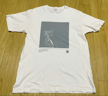 Uniqlo Jujutsu Kaisen Collaboration Anime T-Shirt Used