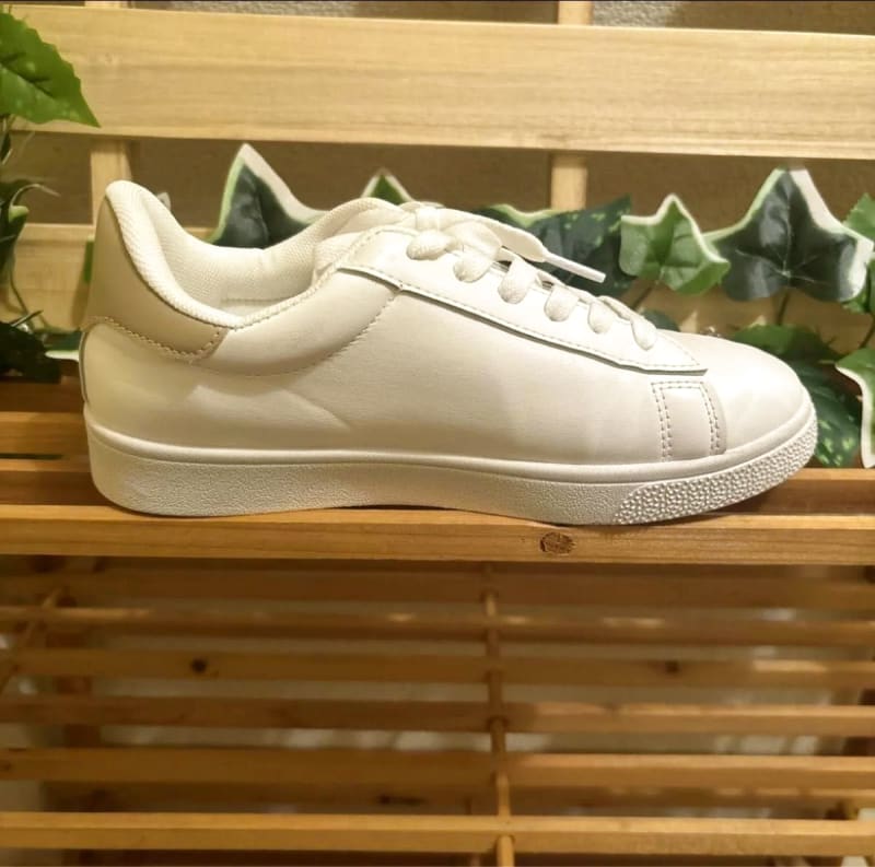 Sata White Sneakers 23.5cm