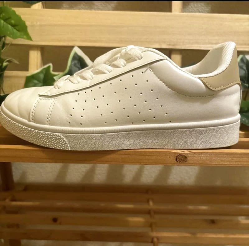 Sata White Sneakers 23.5cm