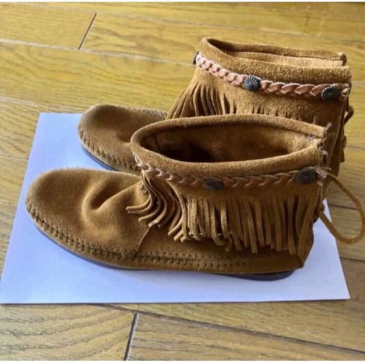 Minnetonka Short Boots Size 7