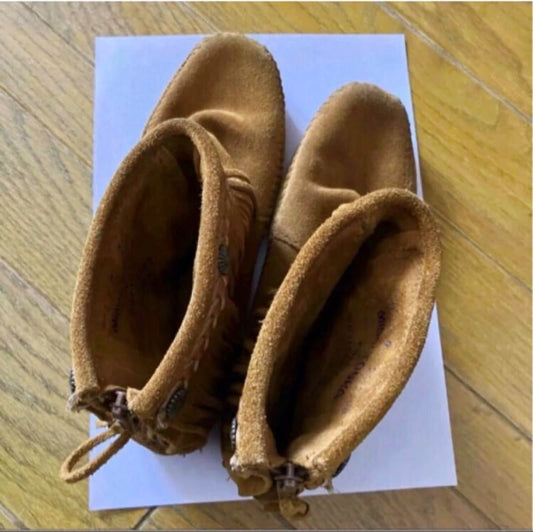 Minnetonka Short Boots Size 7