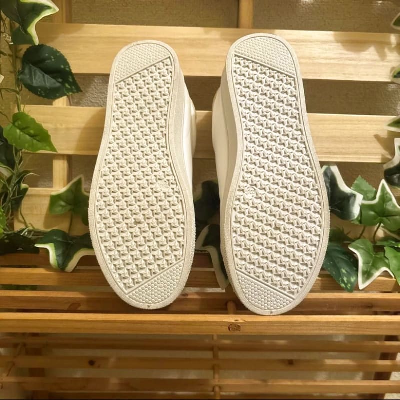 Sata White Sneakers 23.5cm