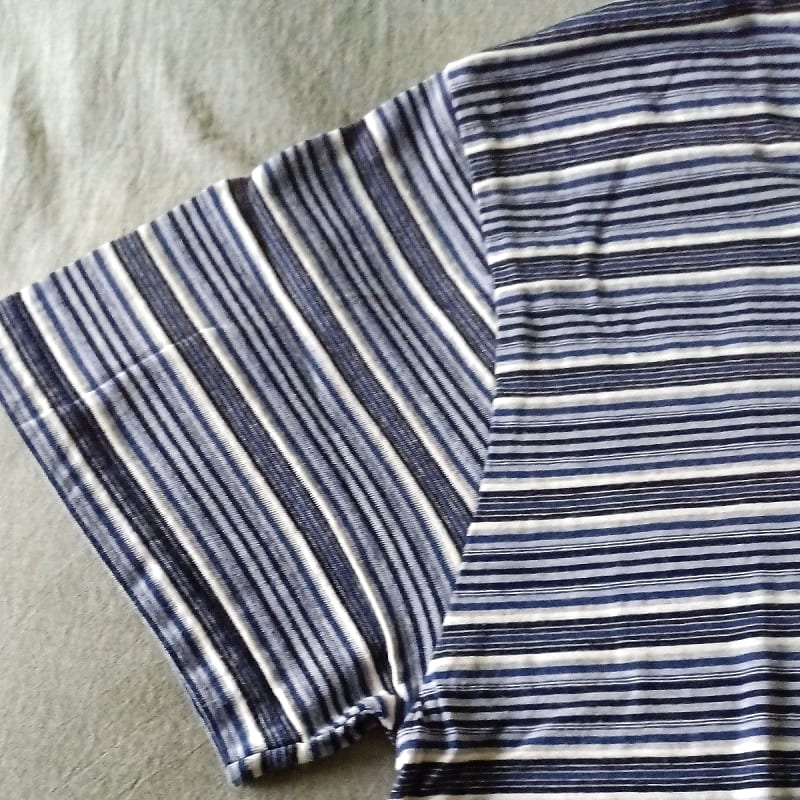 Men's Journal Standard V-Neck T-Shirt Size M