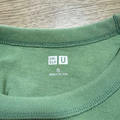 Uniqlo Plain T-Shirt Size S Green