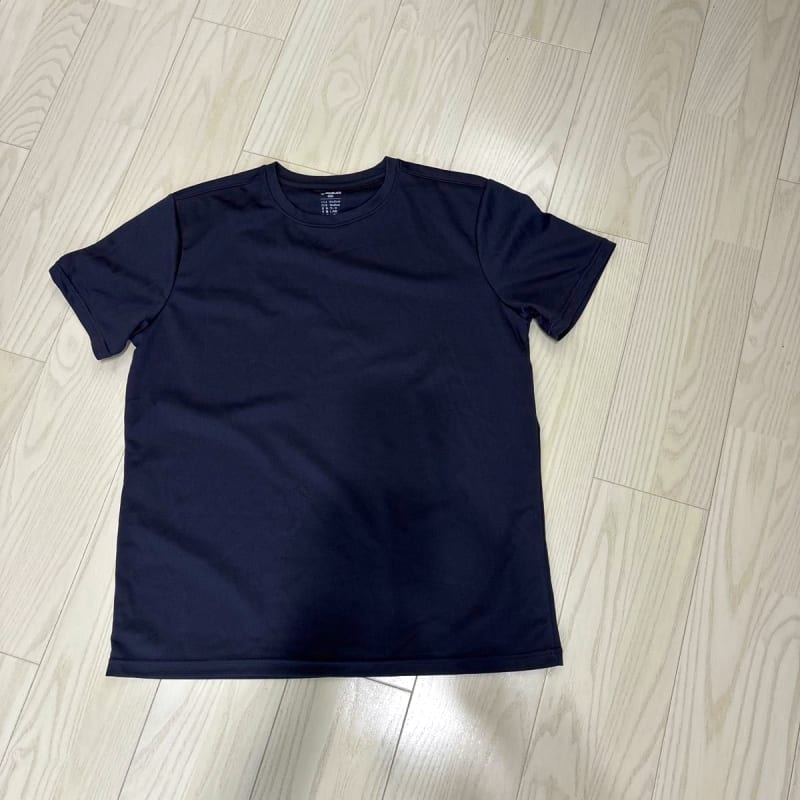 T-Shirt Size L Black