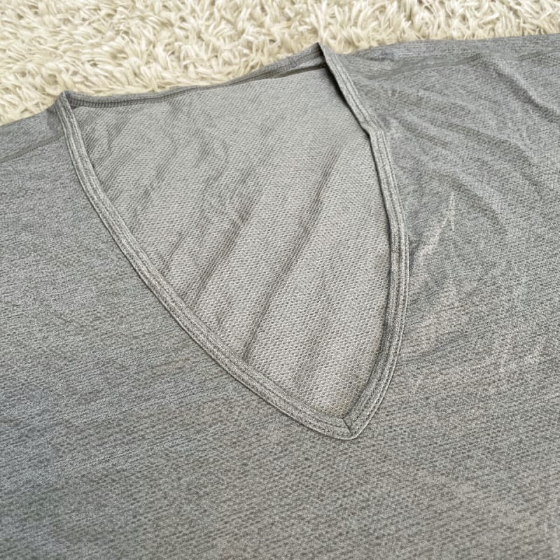 Uniqlo Gray AIRism Short Sleeve T-Shirt Men's XL