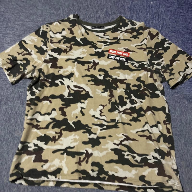 Bershka Camouflage T-Shirt Size L