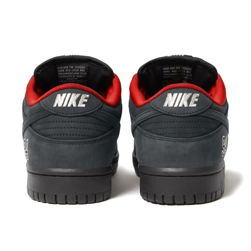 Supreme Nike SB Dunk Low Black 25cm US7