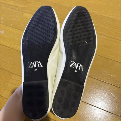 ZARA White Leather Flat Shoes Size 40