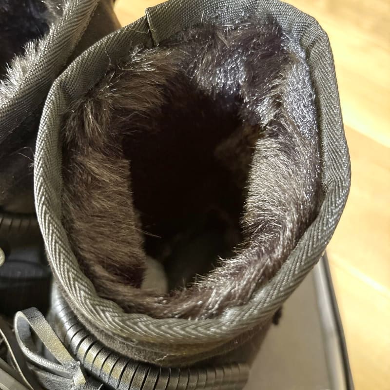 Mouton Boots Black With Fringes
