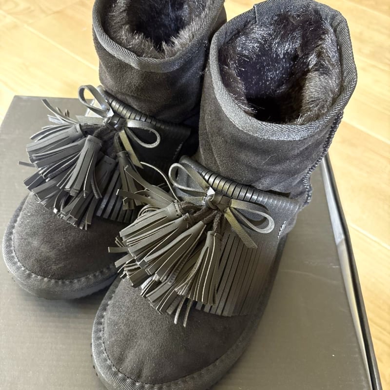 Mouton Boots Black With Fringes