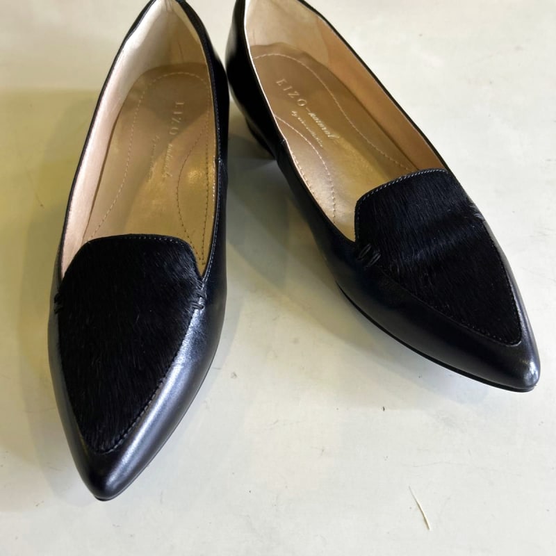EIZO Black Leather Pumps