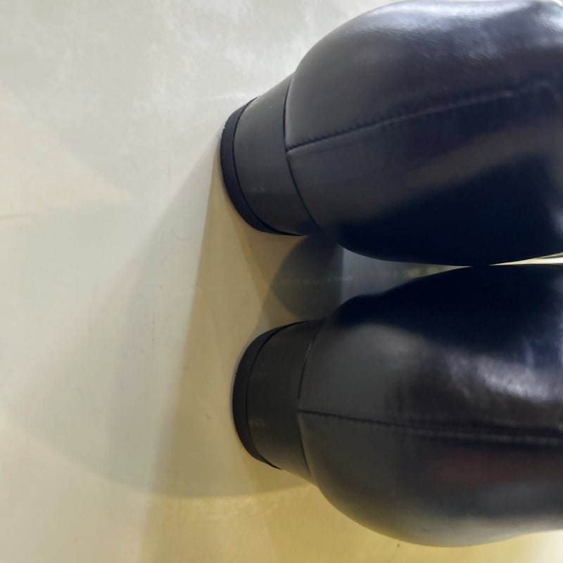 EIZO Black Leather Pumps