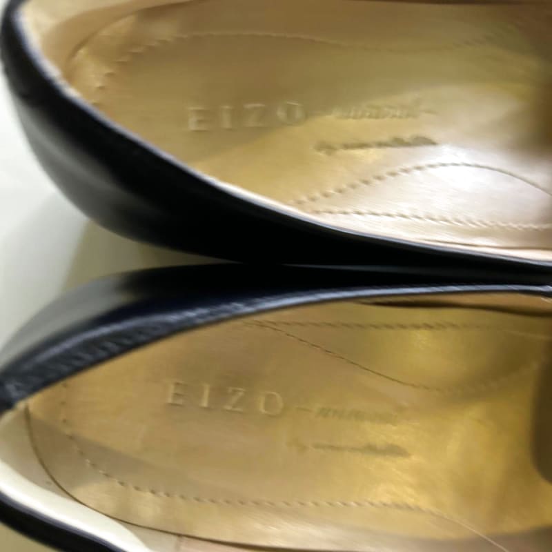 EIZO Black Leather Pumps