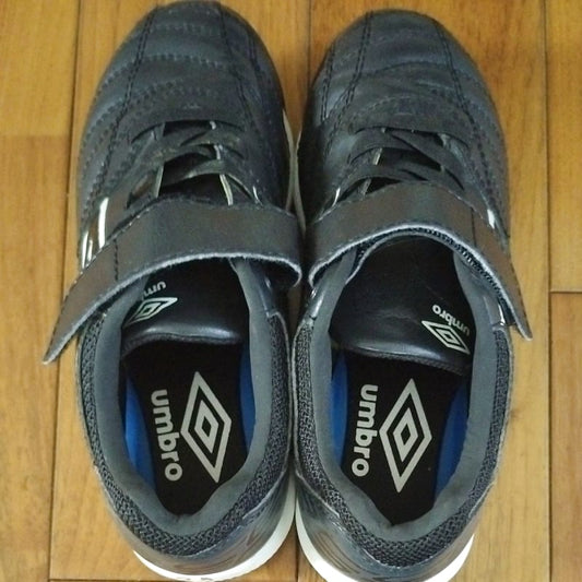 Umbro Soccer Training Shoes Black Set