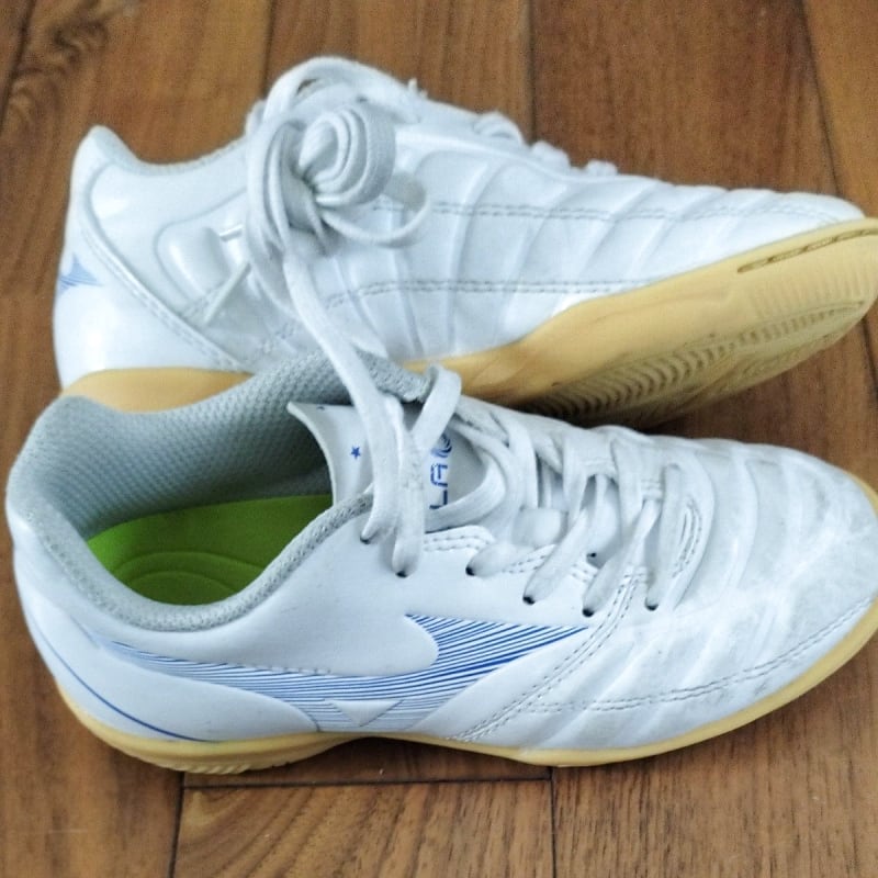 Mizuno Futsal Shoes White REBULA ULA