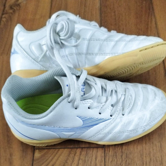 Mizuno Futsal Shoes White REBULA ULA