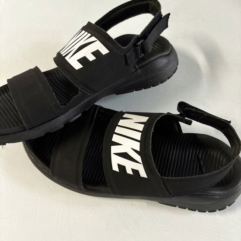 Excellent Condition Nike Tanjun Sandals Women's Water Shoes Black