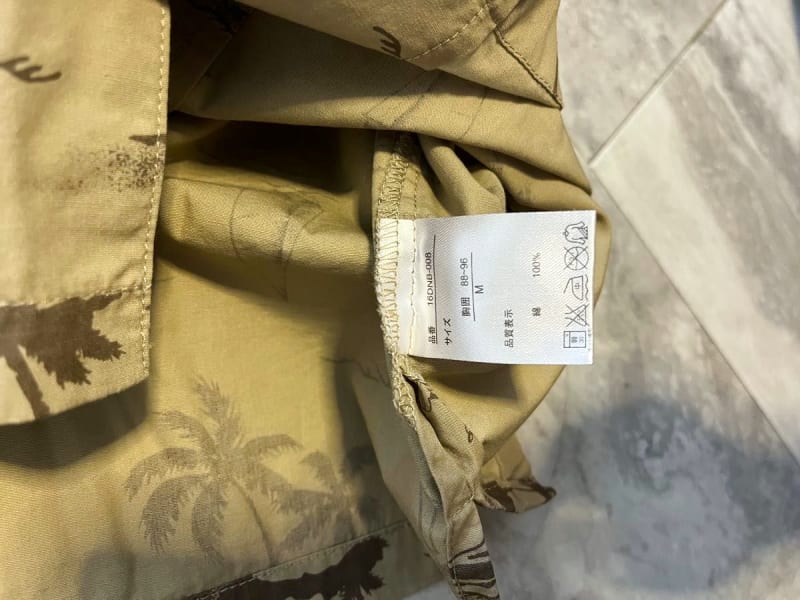 Disney Mickey Aloha Shirt Size M