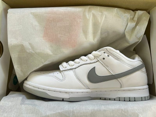 Supreme × Nike SB Dunk Low White/Metallic Silver
