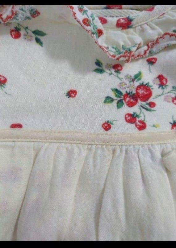 Sense of Wonder Strawberry Apron Set 90