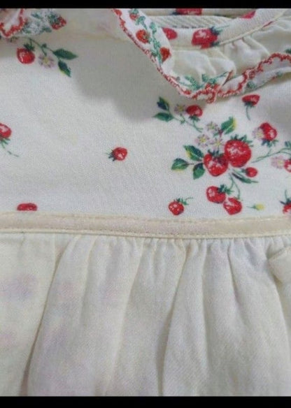 Sense of Wonder Strawberry Apron Set 90