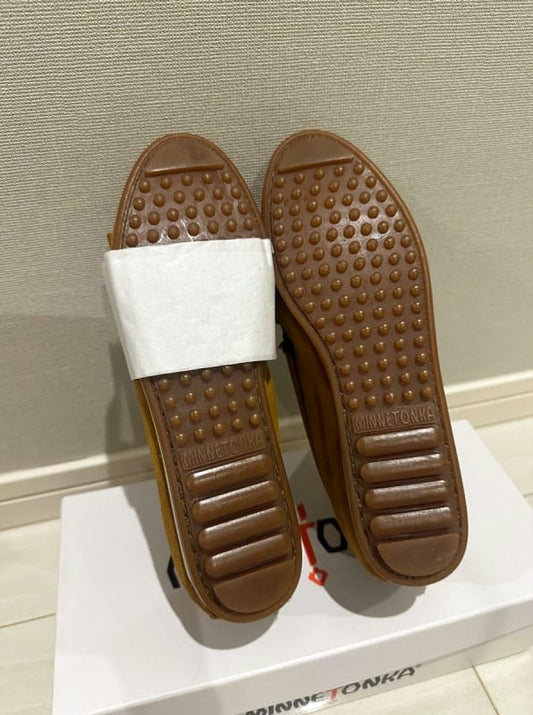 Minnetonka Moccasin Kilty Suede Size 5.5