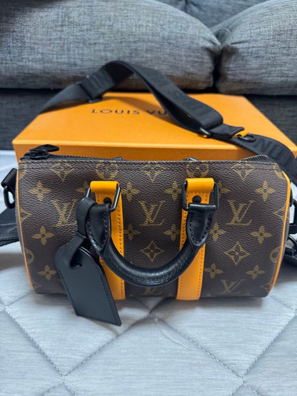 Louis Vuitton Keepall Bandouli re 25 Mini Boston Shoulder Bag