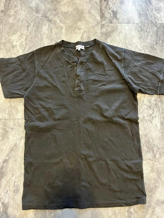 Freaks Store Henley Neck Shirt Size M