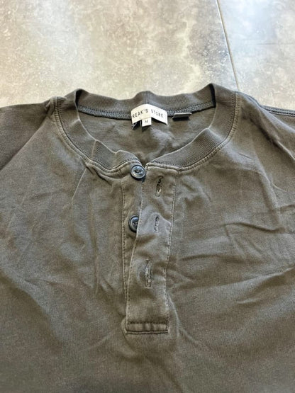 Freaks Store Henley Neck Shirt Size M
