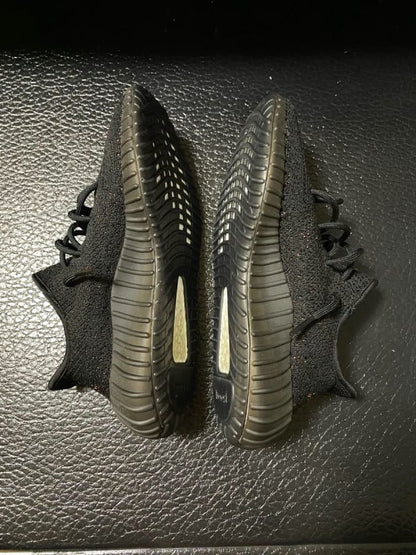 Adidas YEEZY Boost 350 V2 Core Black/Red