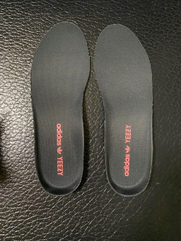 Adidas YEEZY Boost 350 V2 Core Black/Red
