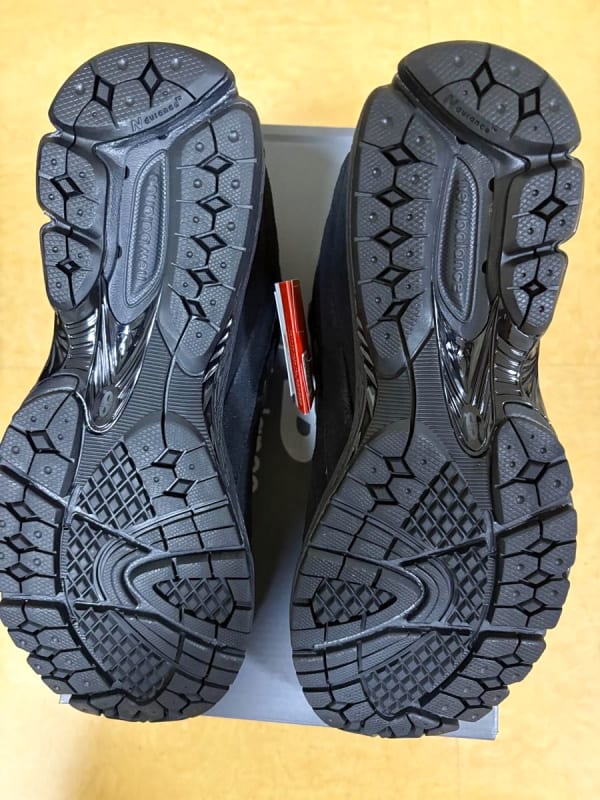 New Balance U2002RBL Black Sneakers 28.0cm