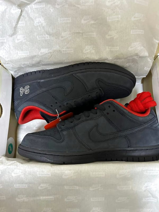 Supreme × Nike SB Dunk Low Black Size 26.5