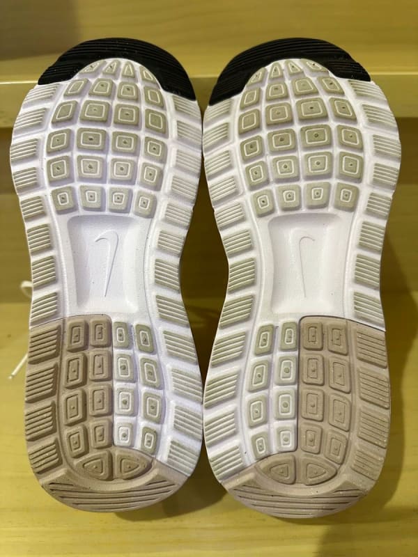 Excellent Condition Nike Air Max Nuaxis 23cm