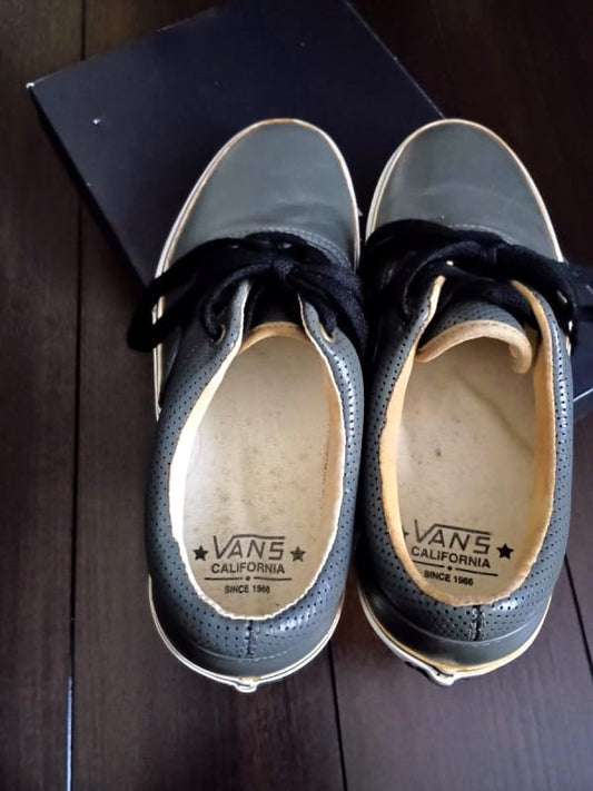 Vans Authentic Leather Sneakers Woman 9.5