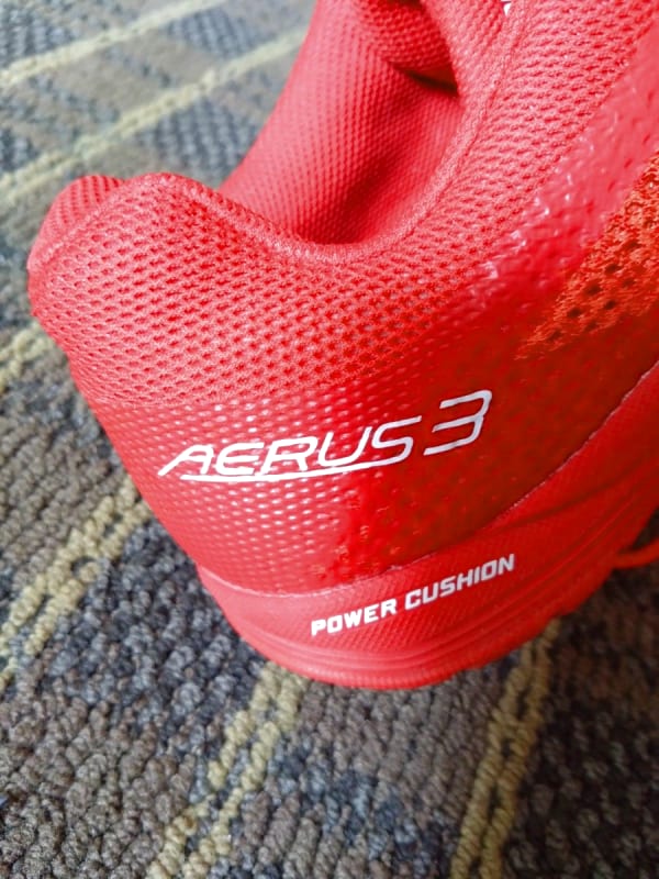 YONEX Power Cushion Aerus 3 Red