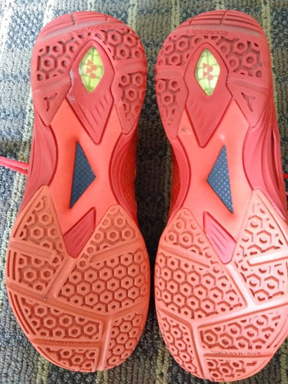 YONEX Power Cushion Aerus 3 Red