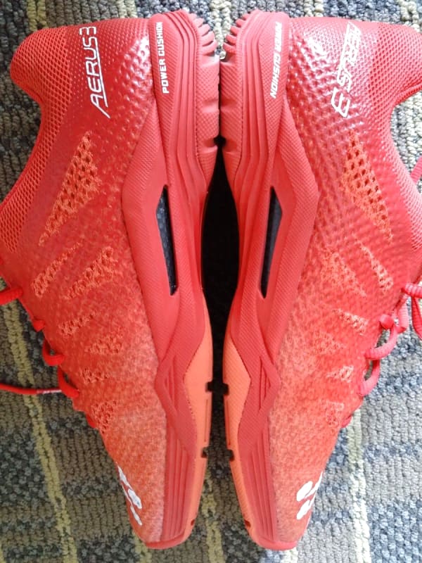 YONEX Power Cushion Aerus 3 Red