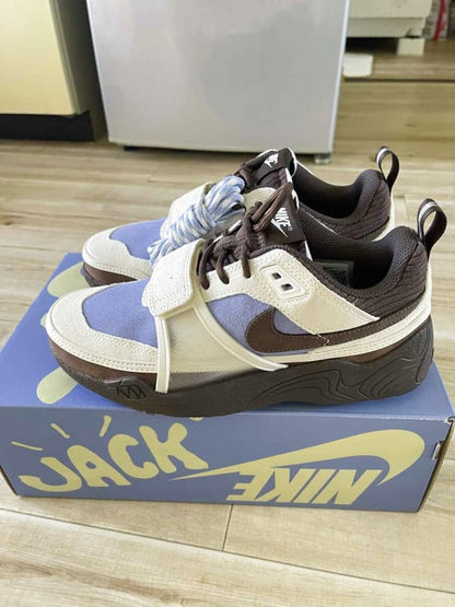 Travis Scott × Nike Zoom Field Jaxx 25 cm