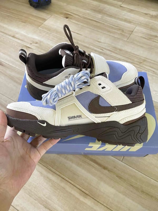Travis Scott × Nike Zoom Field Jaxx 25 cm